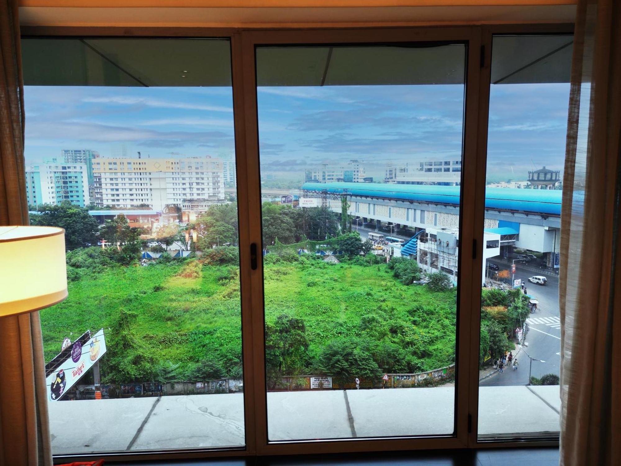 Vivanta Kolkata Em Bypass Exterior photo